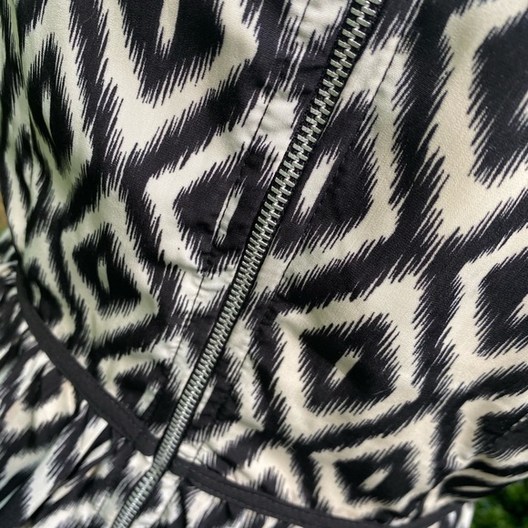 Black & White Mini Dress - Picture 3 of 3